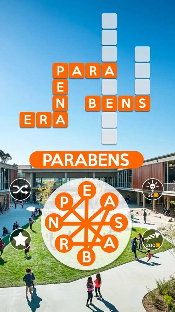 Ecrã do Wordscapes: roda de letras em baixo, grelha de palavras cruzadas em cima e fotografia de um pátio ao fundo